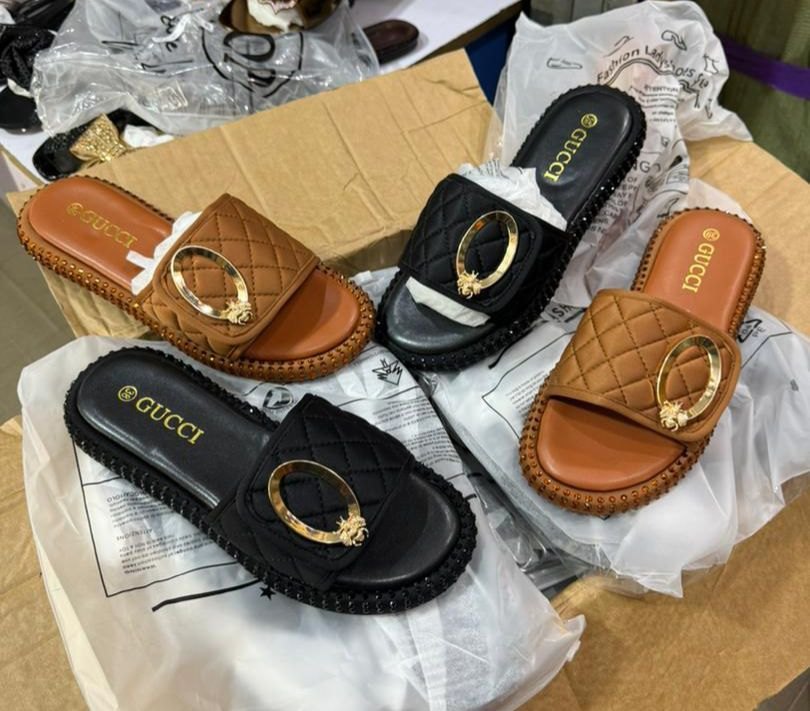 Female slippers