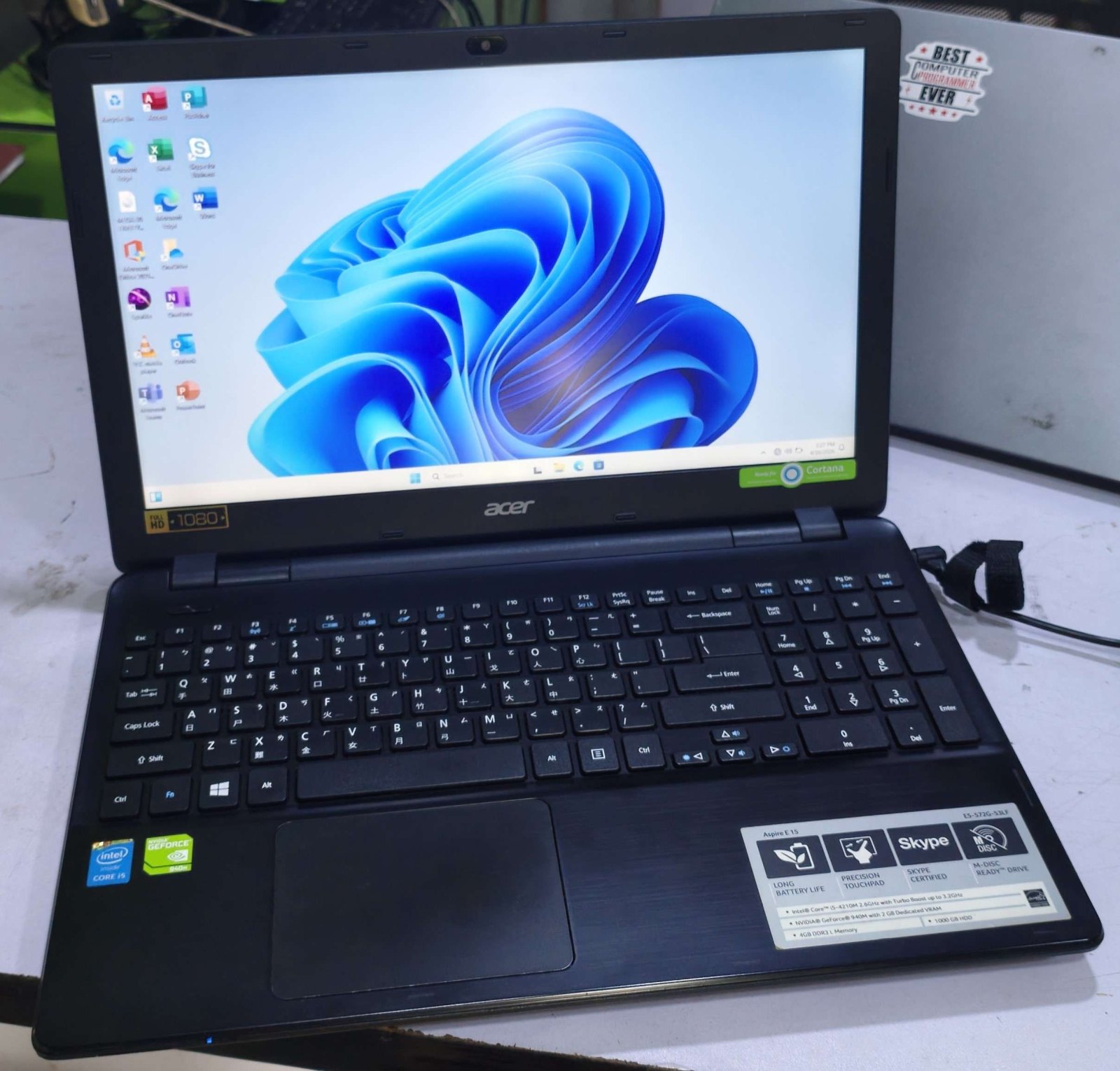 Acer Aspire 15 Laptop (Intel Core i5, 8GB RAM, 1TB SSHDD, NVIDIA Graphics)
